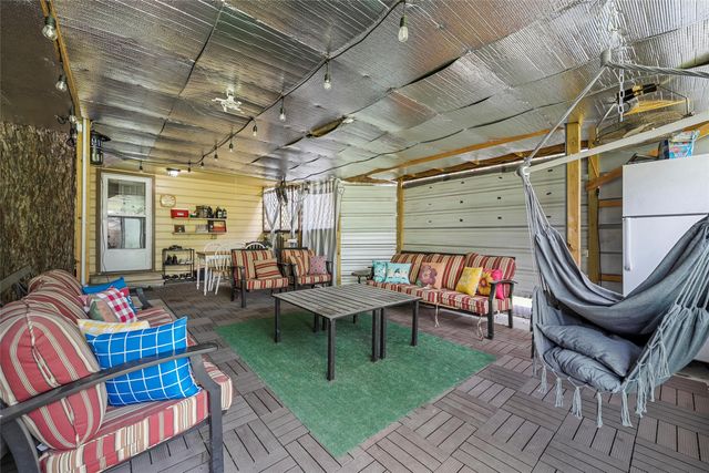 805 S Harrison Street, West, TX 76691