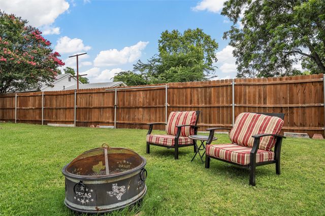 805 S Harrison Street, West, TX 76691