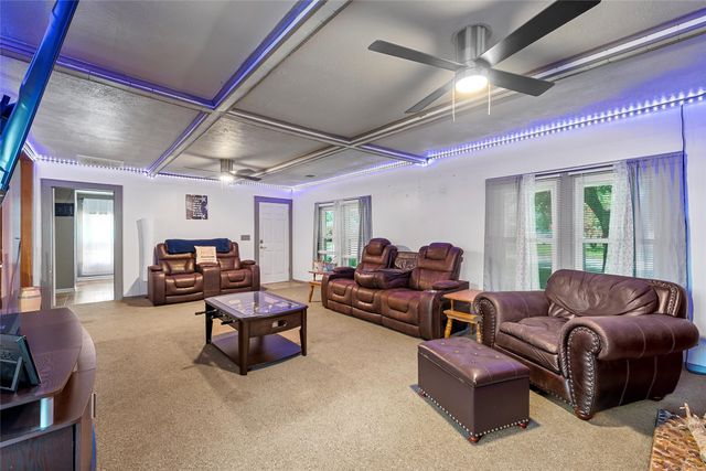 805 S Harrison Street, West, TX 76691