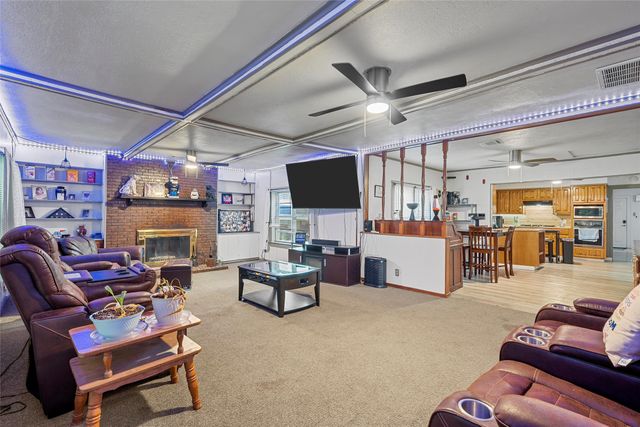 805 S Harrison Street, West, TX 76691