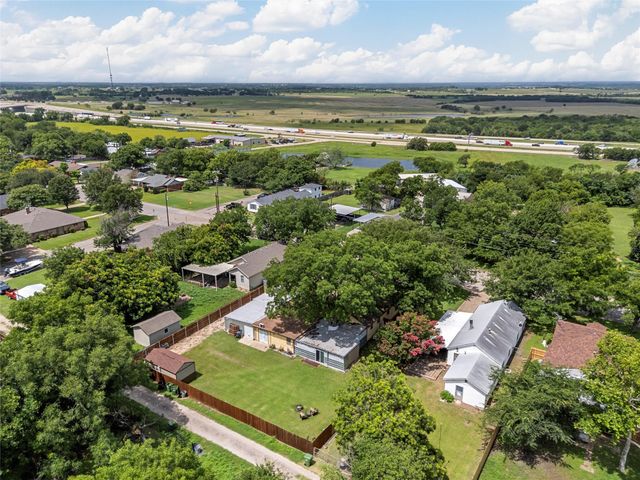 805 S Harrison Street, West, TX 76691