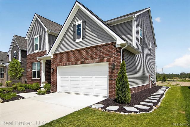 2344 Provencal Drive, Commerce Charter Township, MI 48382