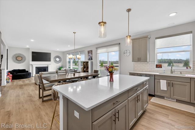 2344 Provencal Drive, Commerce Charter Township, MI 48382