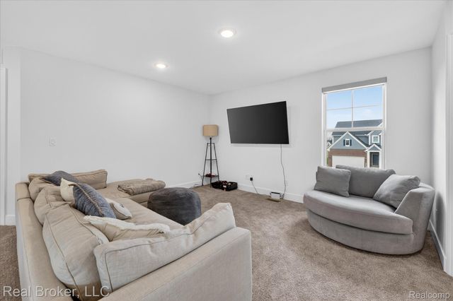 2344 Provencal Drive, Commerce Charter Township, MI 48382