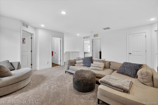 2344 Provencal Drive, Commerce Charter Township, MI 48382