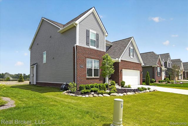 2344 Provencal Drive, Commerce Charter Township, MI 48382