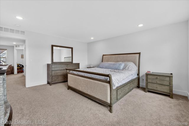 2344 Provencal Drive, Commerce Charter Township, MI 48382