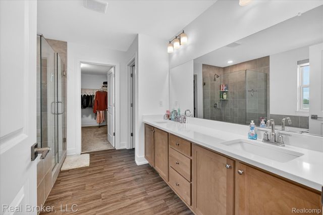 2344 Provencal Drive, Commerce Charter Township, MI 48382