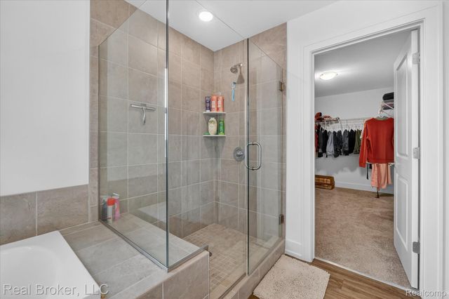 2344 Provencal Drive, Commerce Charter Township, MI 48382