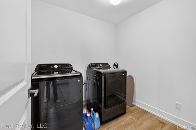 2344 Provencal Drive, Commerce Charter Township, MI 48382