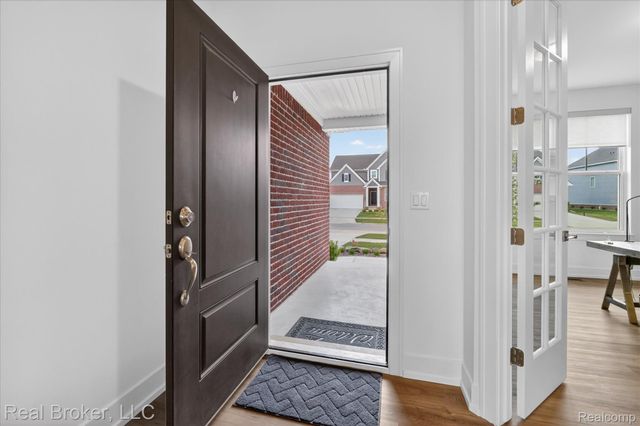 2344 Provencal Drive, Commerce Charter Township, MI 48382