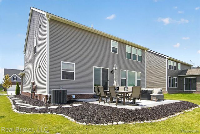 2344 Provencal Drive, Commerce Charter Township, MI 48382