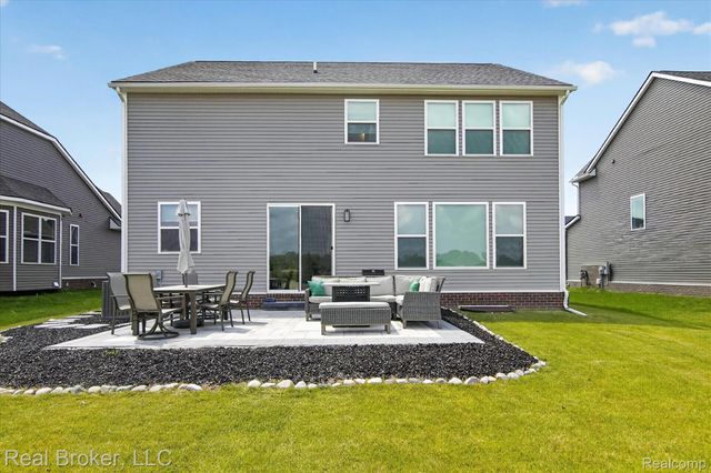 2344 Provencal Drive, Commerce Charter Township, MI 48382