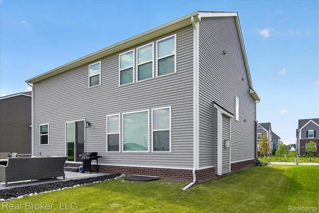 2344 Provencal Drive, Commerce Charter Township, MI 48382