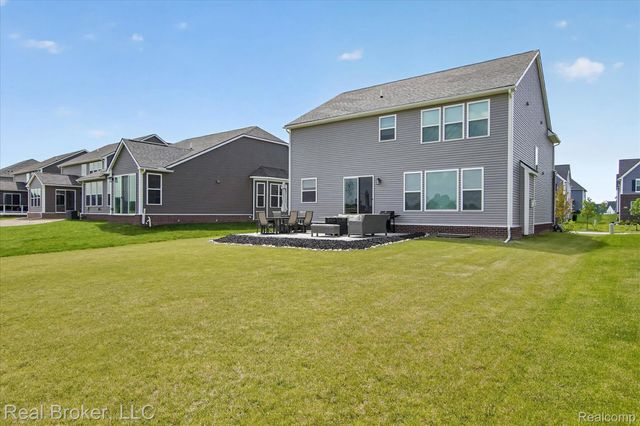 2344 Provencal Drive, Commerce Charter Township, MI 48382