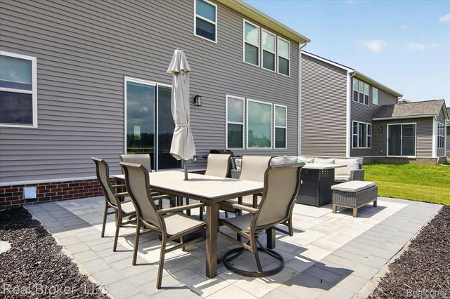 2344 Provencal Drive, Commerce Charter Township, MI 48382