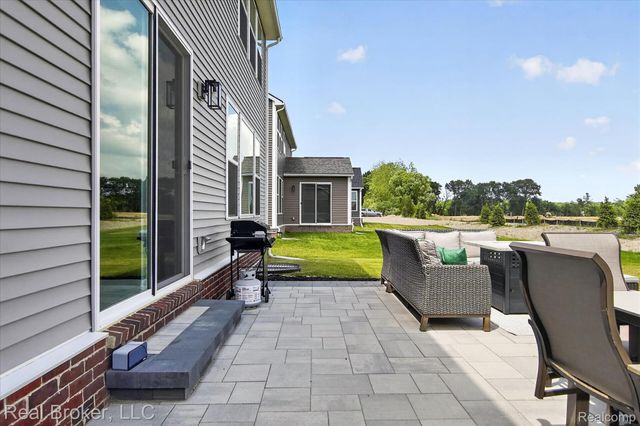 2344 Provencal Drive, Commerce Charter Township, MI 48382
