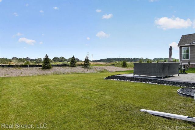 2344 Provencal Drive, Commerce Charter Township, MI 48382