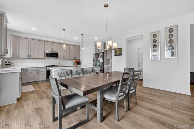 2344 Provencal Drive, Commerce Charter Township, MI 48382