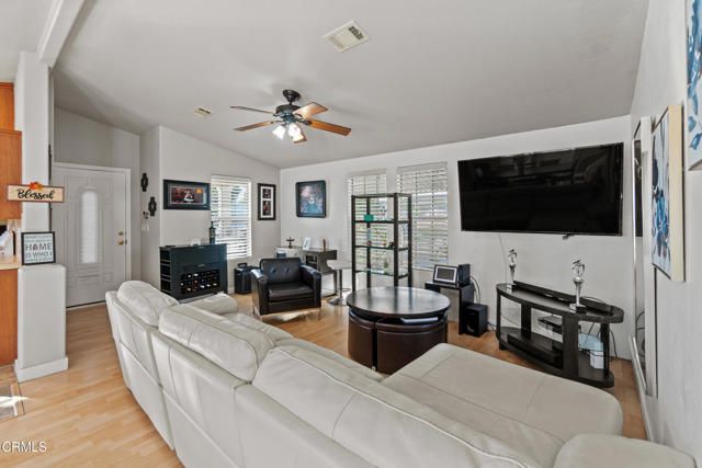 24 Via Rosal 24, Camarillo, CA 93012