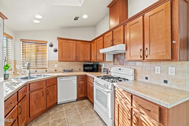 24 Via Rosal 24, Camarillo, CA 93012