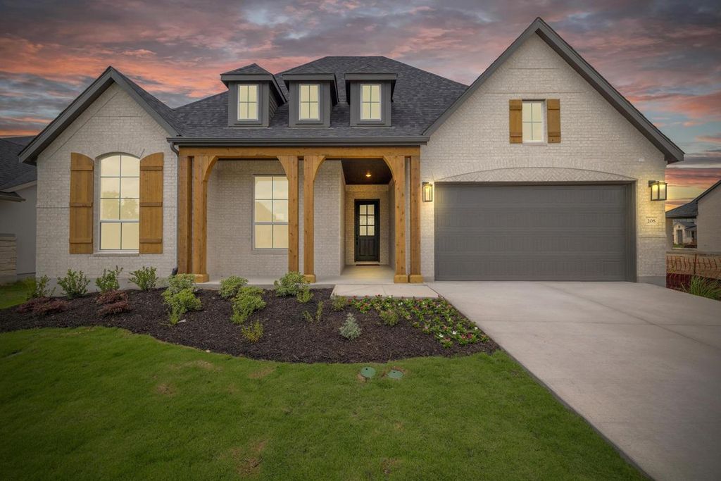 208 San Xavier ST, Georgetown, TX 78633