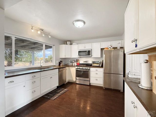 5767 Lake Beckwith Pl, Colorado City, CO 81019