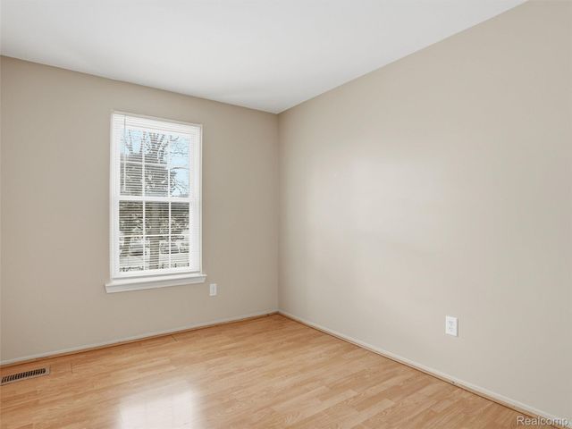 35213 Taffy Drive, Sterling Heights, MI 48312