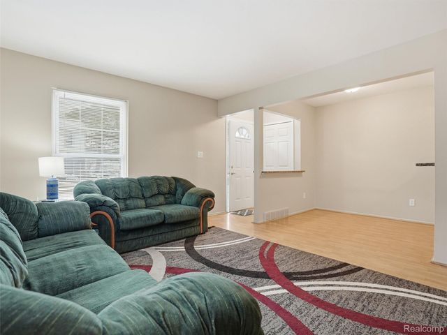 35213 Taffy Drive, Sterling Heights, MI 48312