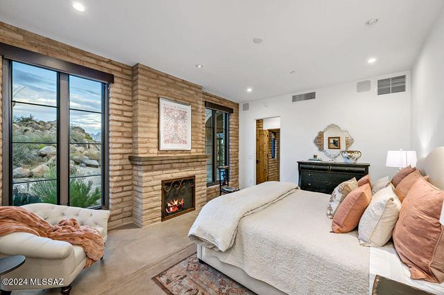 14731 N Strong Stone Drive, Tucson, AZ 85755