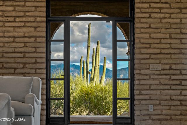 14731 N Strong Stone Drive, Tucson, AZ 85755