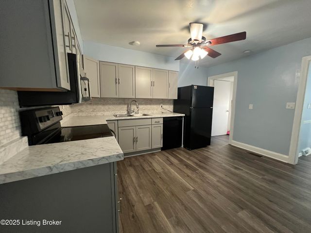 2231 Peaslee Rd, Louisville, KY 40216