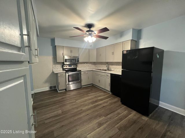 2231 Peaslee Rd, Louisville, KY 40216