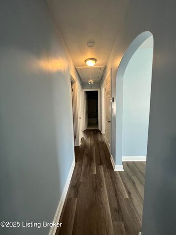 2231 Peaslee Rd, Louisville, KY 40216