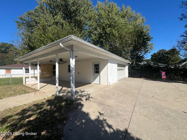 2231 Peaslee Rd, Louisville, KY 40216