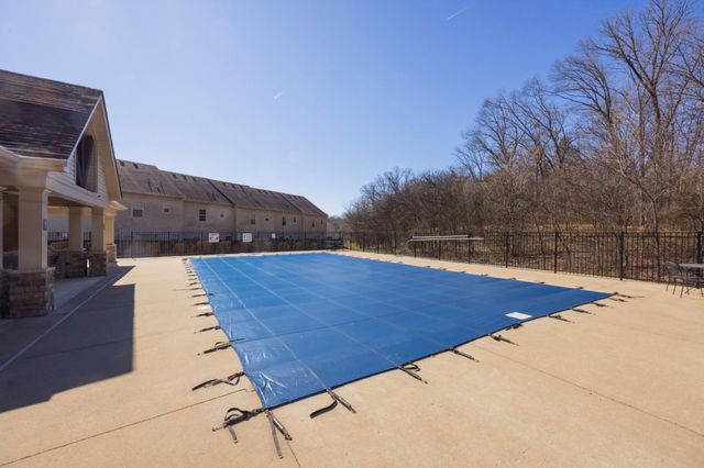 1008 Chatsworth Dr, Old Hickory, TN 37138