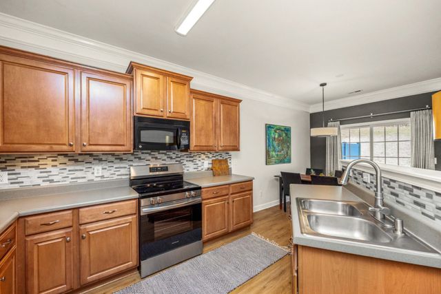 1008 Chatsworth Dr, Old Hickory, TN 37138