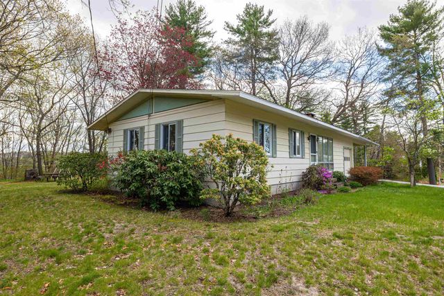 12 Birch Hill Road, Hooksett, NH 03106