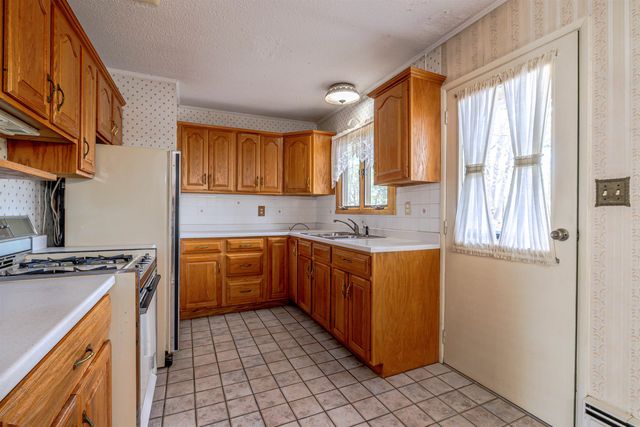 12 Birch Hill Road, Hooksett, NH 03106