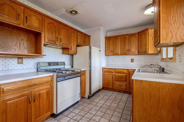 12 Birch Hill Road, Hooksett, NH 03106