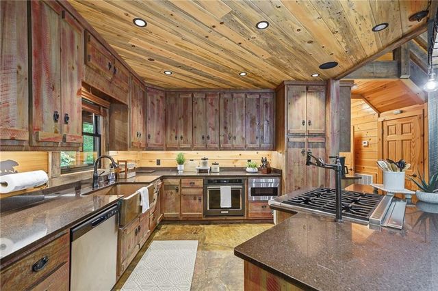 66 Star Creek Court, Morganton, GA 30560