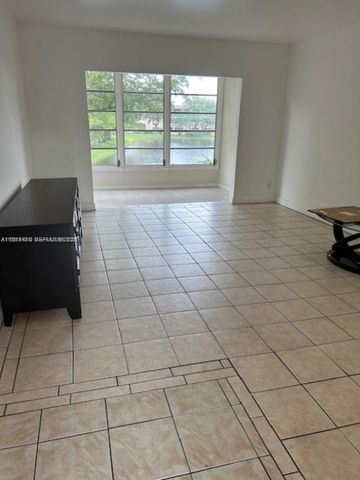 5103 NW 35th Street 503, Lauderdale Lakes, FL 33319