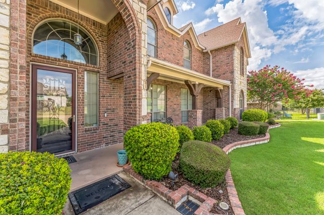 705 Newcastle Drive, Desoto, TX 75115