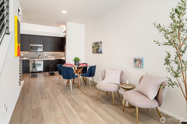 551 28th Avenue, Seattle, WA 98122