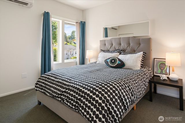 551 28th Avenue, Seattle, WA 98122