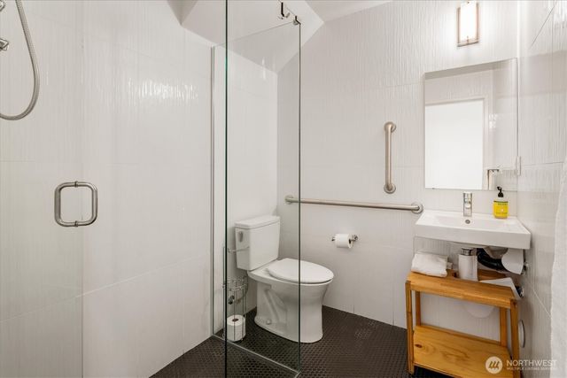 551 28th Avenue, Seattle, WA 98122