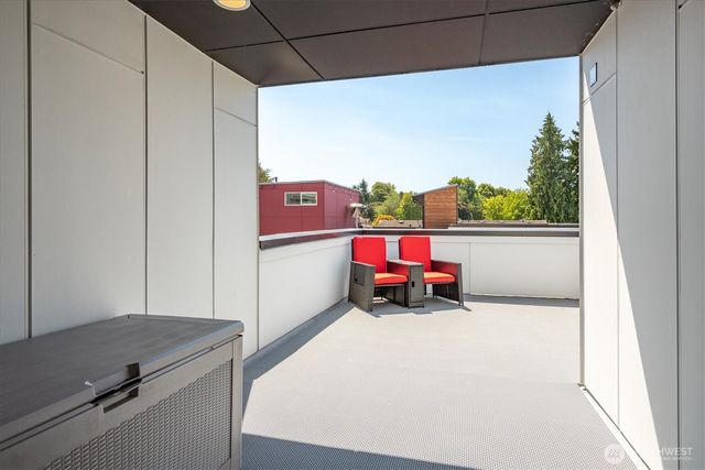 551 28th Avenue, Seattle, WA 98122