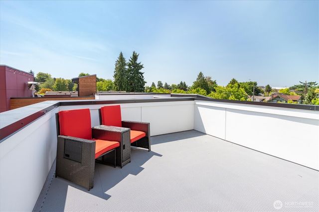 551 28th Avenue, Seattle, WA 98122