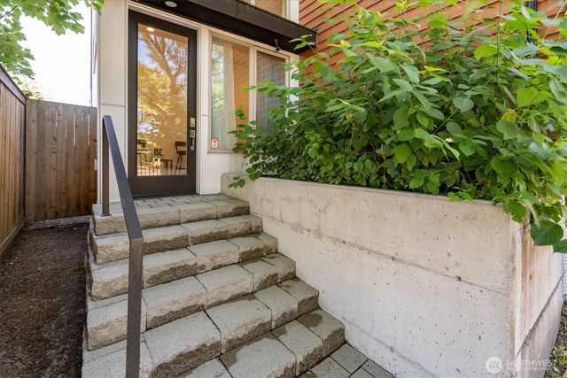 551 28th Avenue, Seattle, WA 98122