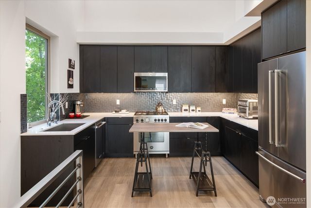 551 28th Avenue, Seattle, WA 98122